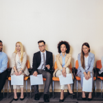 candidati in attesa di colloquio. è importante costruire il proprio personal branding